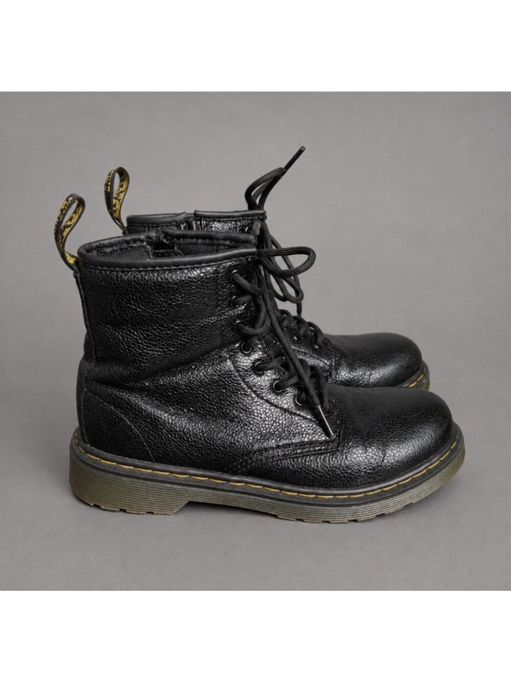 Dr. DOC MARTENS Girls Kids Size 3 Black 1460 J Textured Combat Boots